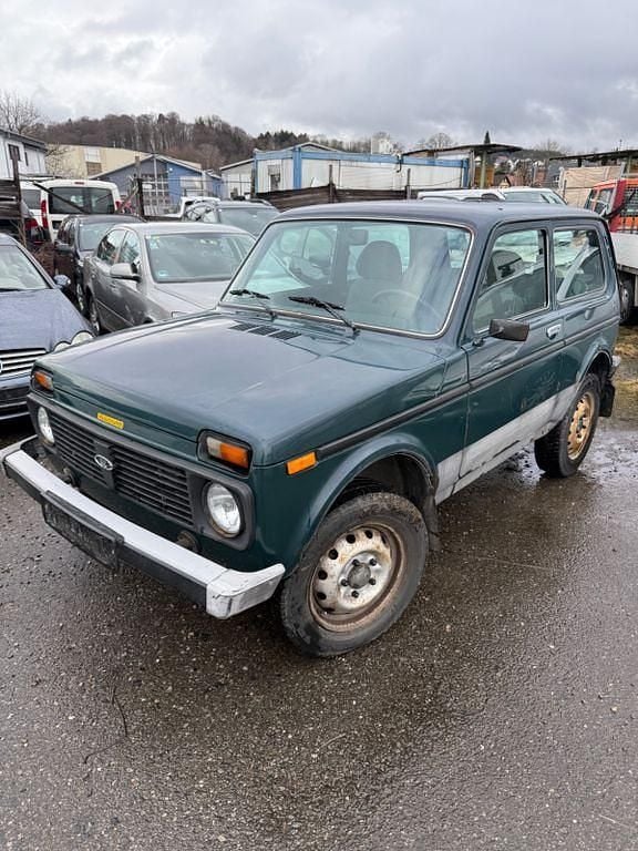 Second-hand Lada niva 82 CP (60 kW) 2008 Verde SUV