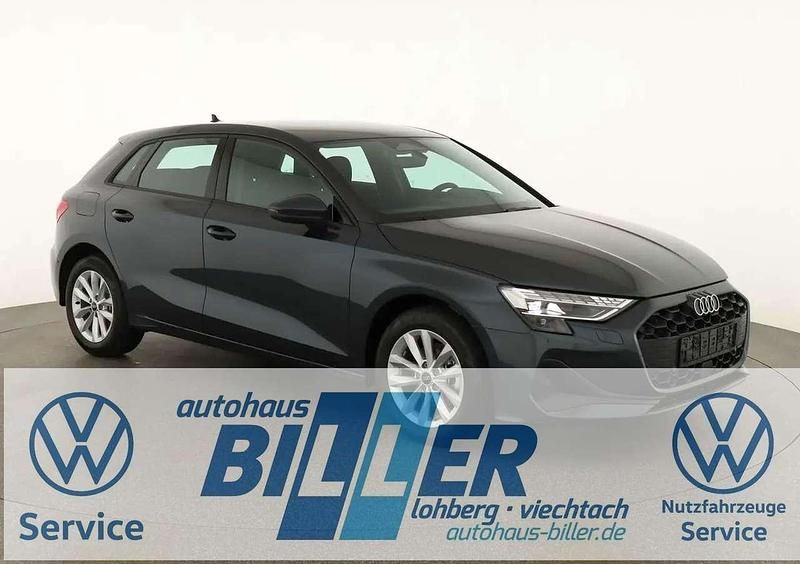 Manhattangrau metallic Neu 2025 Audi A3 Kombi | 31.995 € (Superpreis) - Bild 1/4