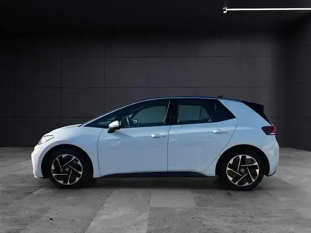 Używany VW ID.3 Pro 150 kW (204 KM) 2024 Biały Hatchback