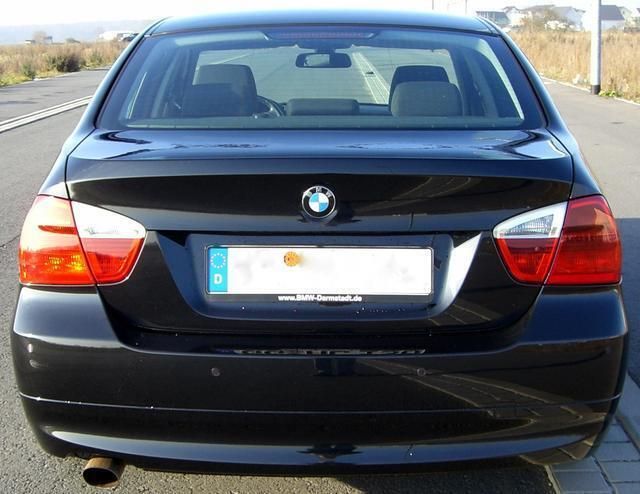 Gebraucht BMW 318 143 PS (105 kW) 2006 Schwarz metallic Limousine
