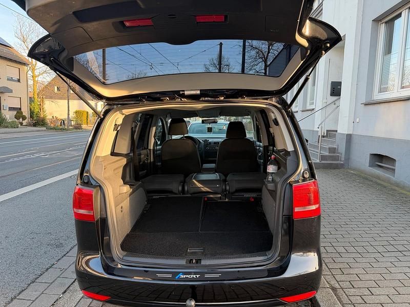 Gebraucht VW Touran 105 PS (77 kW) 2012 Schwarz Van / Kleinbus