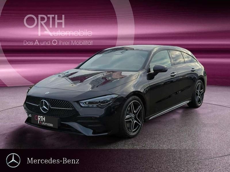 Metalliclack kosmosschwarz Gebraucht 2024 Mercedes CLA200 Shooting Brake AMG Kombi | 35.299 € - Bild 1/4