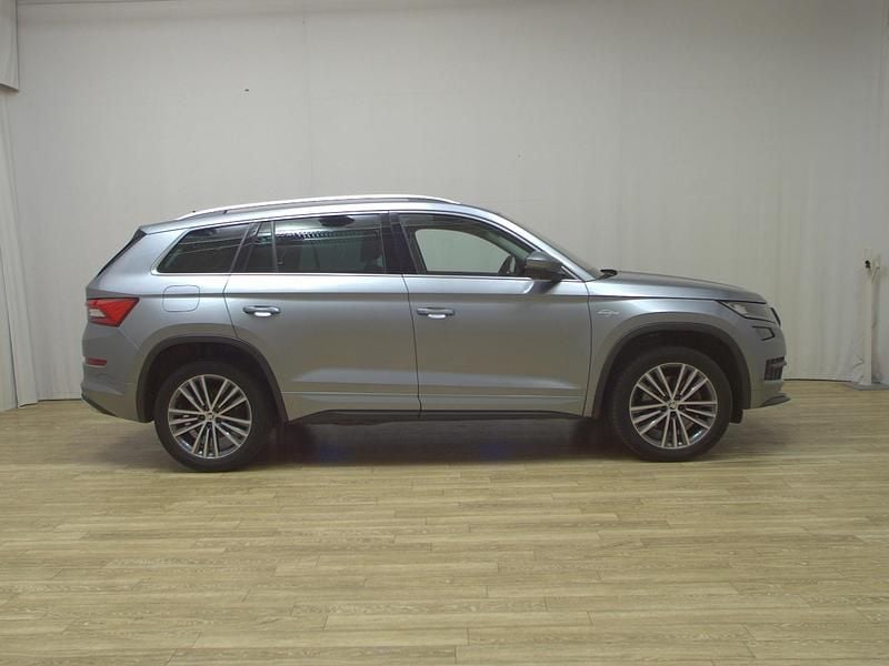 Grau Gebraucht 2019 Skoda Kodiaq LAURIN & KLEMENT SUV | 25.480 € (Guter Preis) - Bild 1/4