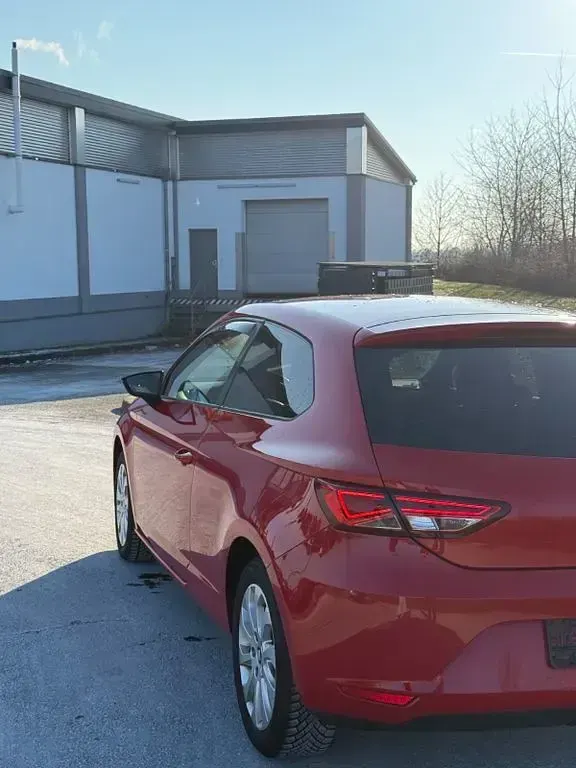 Używany Seat Leon SC Style 105 KM (77 kW) 2013 Czerwony Hatchback