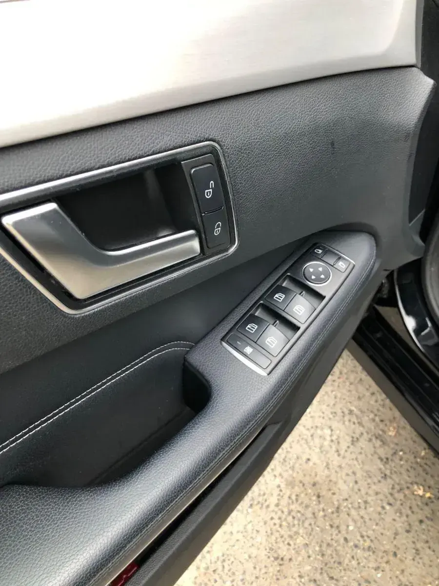 Gebraucht Mercedes E250 211 PS (155 kW) 2015 Schwarz Limousine