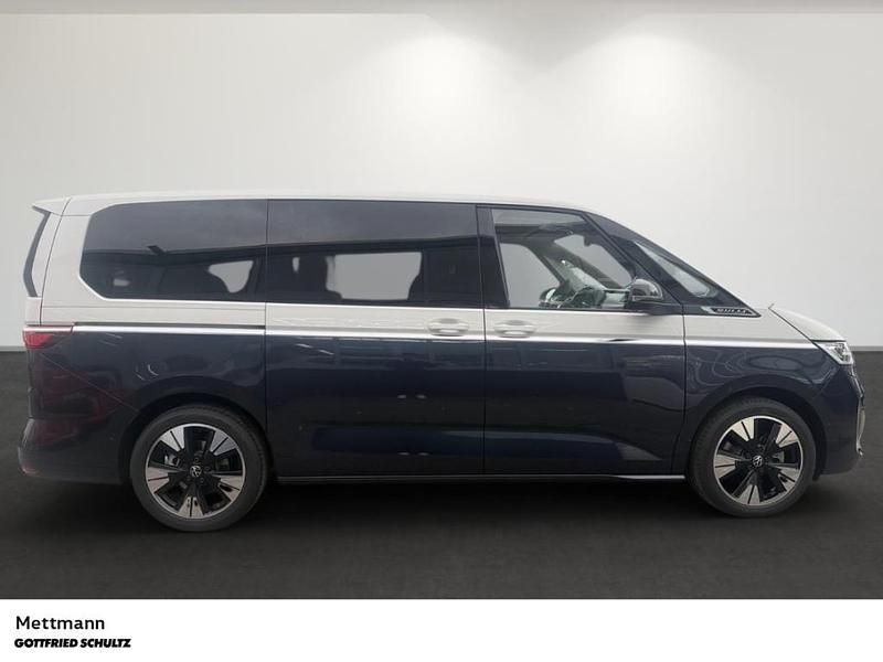 Second-hand VW Multivan Style 150 CP (110 kW) 2025 Alb Monovolum