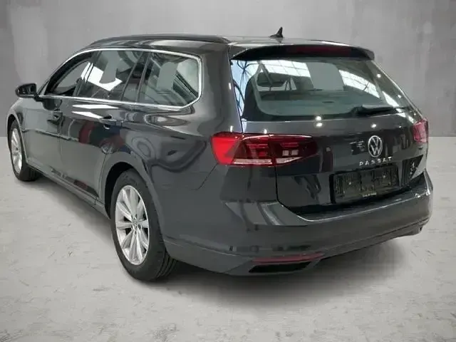 Gebraucht VW Passat Business 150 PS (110 kW) 2023 Mangangrau metallic Kombi