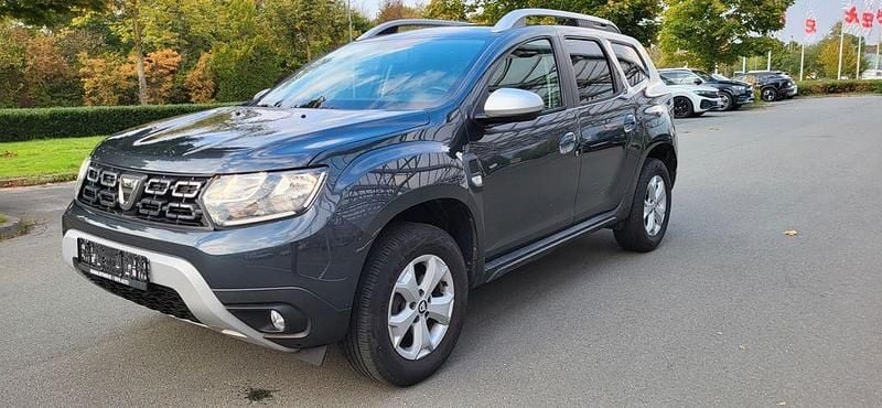 Grau Gebraucht 2021 Dacia Duster SUV | 12.900 € (Superpreis) - Bild 1/4