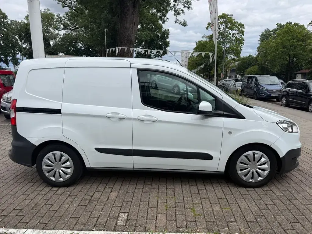 Gebraucht Ford Transit Trend 75 PS (55 kW) 2017 Frozen white Van / Kleinbus