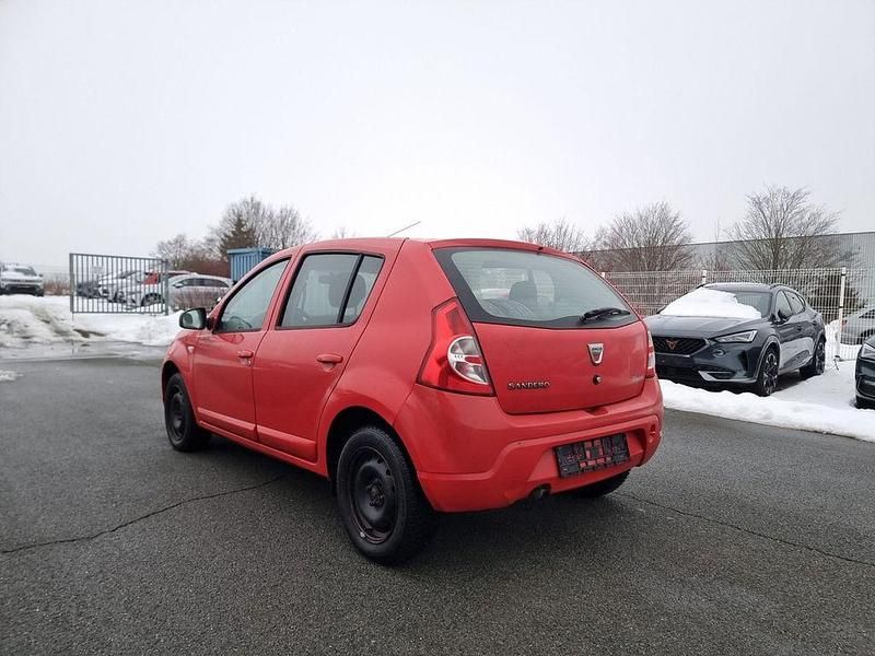 Gebraucht Dacia Sandero Lauréate 84 PS (61 kW) 2012 Rot Limousine
