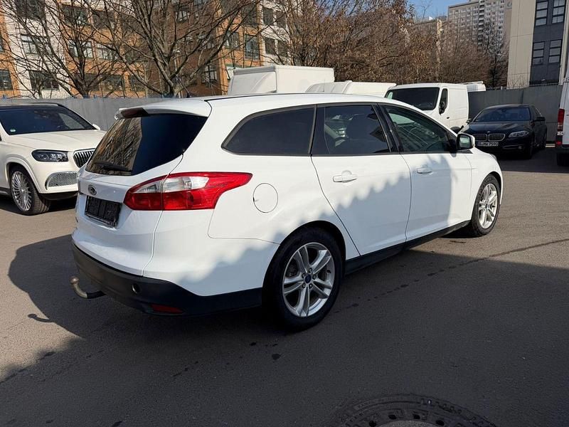 Używany Ford Focus Trend 95 KM (69 kW) 2014 Biały Kombi