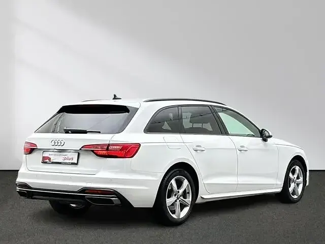 Używany Audi A4 Advanced Plus 136 KM (100 kW) 2023 Biały Kombi