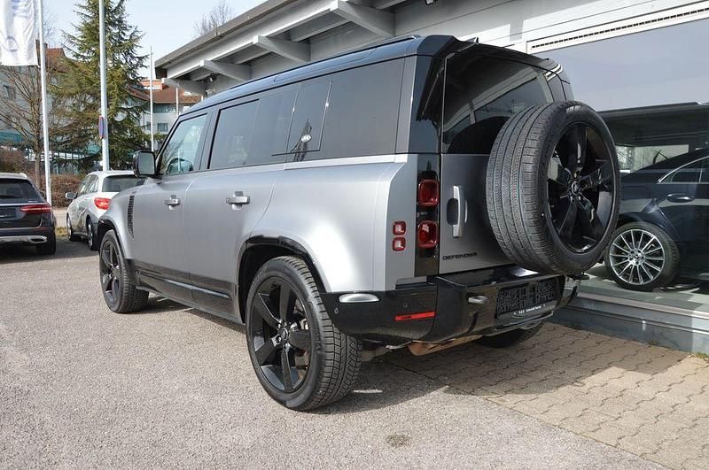 Gebraucht Land Rover Defender SE Dynamic 300 PS (220 kW) 2023 Eiger grey SUV