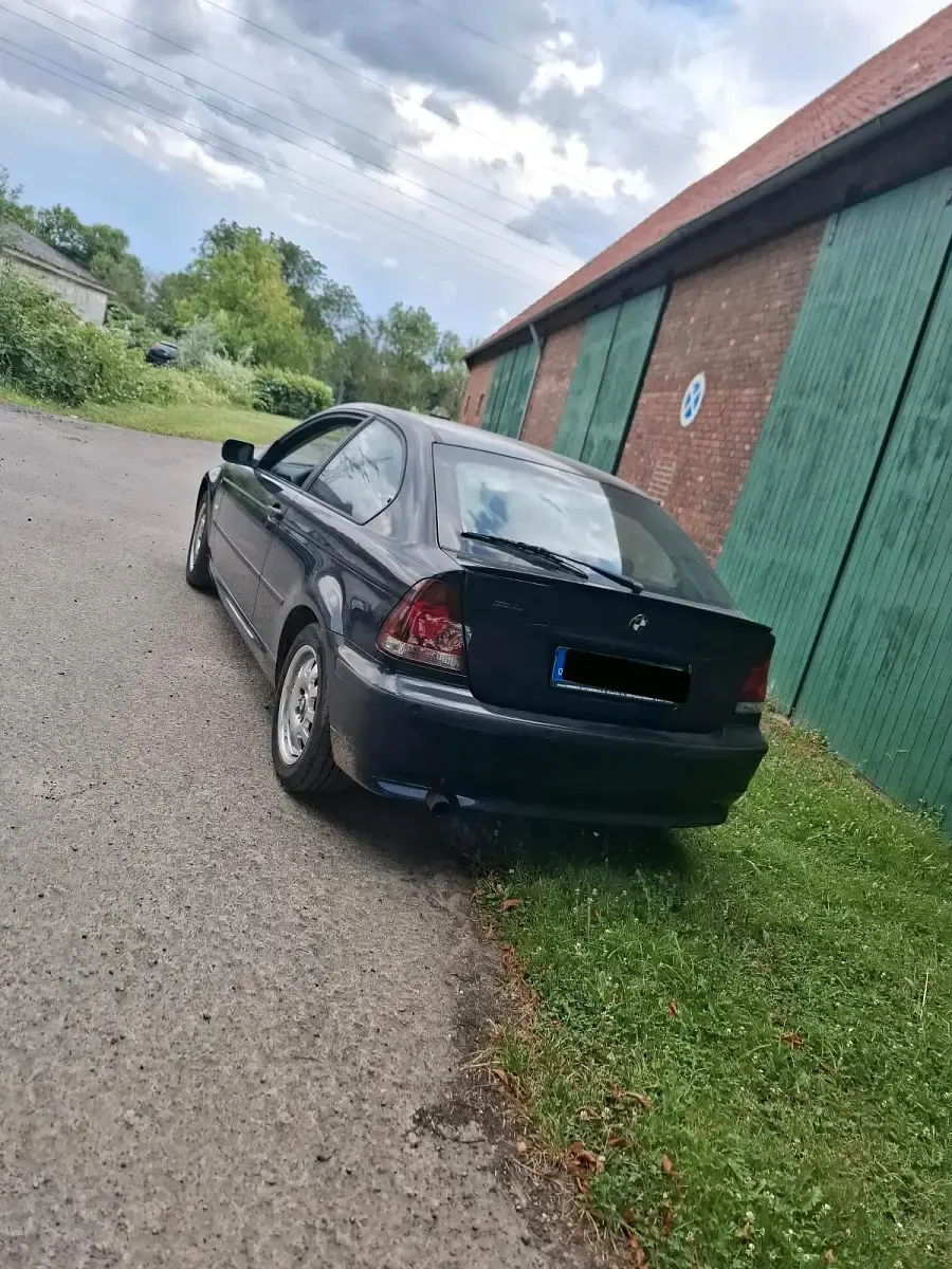 Gebraucht BMW 316 Compact 115 PS (84 kW) 2004 Schwarz Kleinwagen