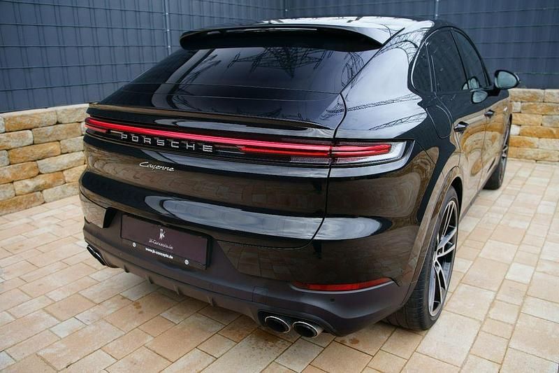 Schwarz Gebraucht 2024 Porsche Cayenne E-Hybrid Coupe Coupé | 98.880 € (Superpreis) - Bild 1/4