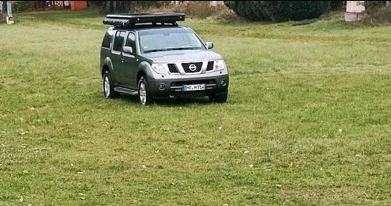 Grau Gebraucht 2005 Nissan Pathfinder SUV | 15.411 € - Bild 1/1