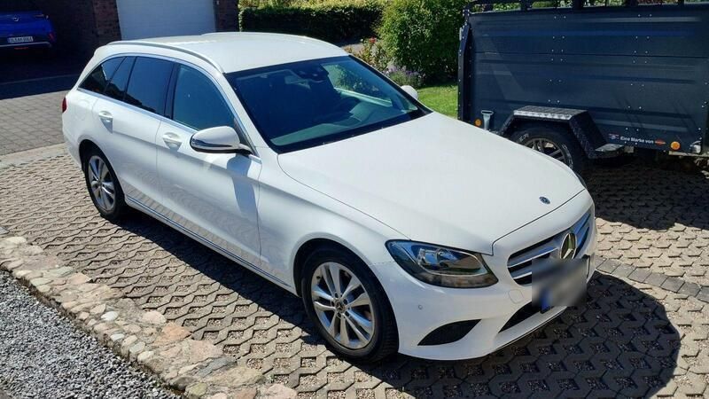Weiß Gebraucht 2019 Mercedes C200 Avantgarde Kombi | 18.500 € (Fairer Preis) - Bild 1/4
