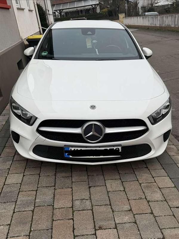 Gebraucht Mercedes A200 Style 163 PS (119 kW) 2018 Weiß Kleinwagen