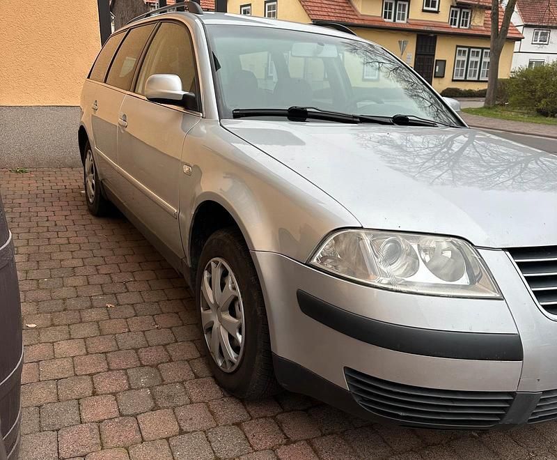 Gebraucht VW Passat 131 PS (96 kW) 2001 Silber Kombi