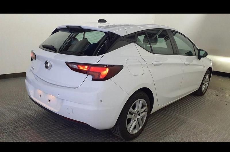 Gebraucht Opel Astra 105 PS (77 kW) 2022 Weiß Limousine