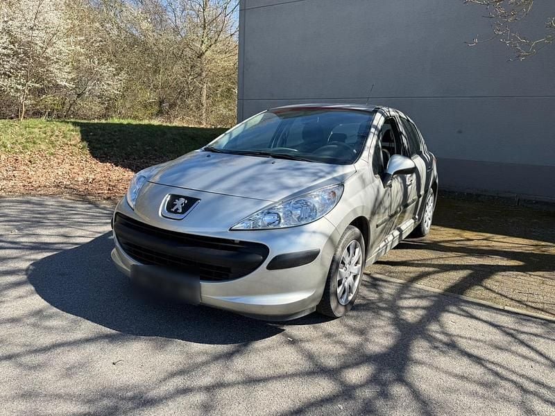 Gebraucht Peugeot 207 68 PS (50 kW) 2006 Silber Kleinwagen