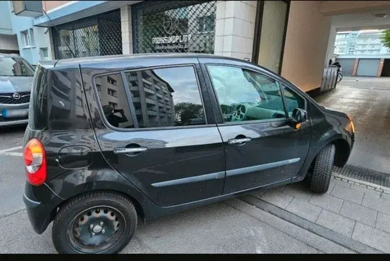Gebraucht Renault Modus 75 PS (55 kW) 2006 Schwarz Van / Kleinbus