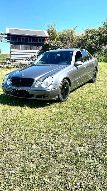 Second-hand Mercedes E200 122 CP (89 kW) 2006 Gri Berlinǎ