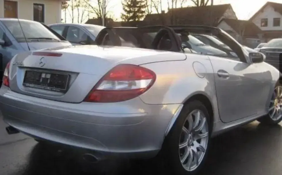 Gebraucht Mercedes SLK280 231 PS (169 kW) 2007 Silber Cabrio