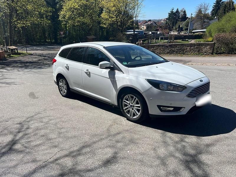 Gebraucht Ford Focus 120 PS (88 kW) 2018 Weiß Kombi