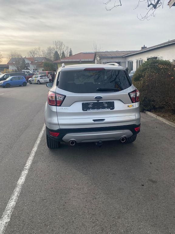 Gebraucht Ford Kuga Titanium 150 PS (110 kW) 2017 Silber SUV