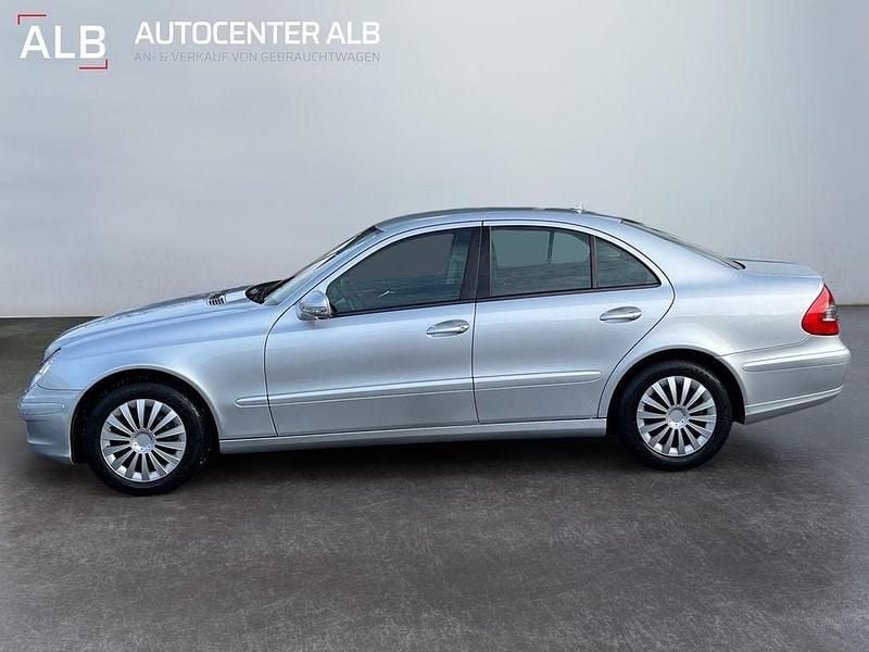 Gebraucht Mercedes E200 184 PS (135 kW) 2007 Silber Limousine