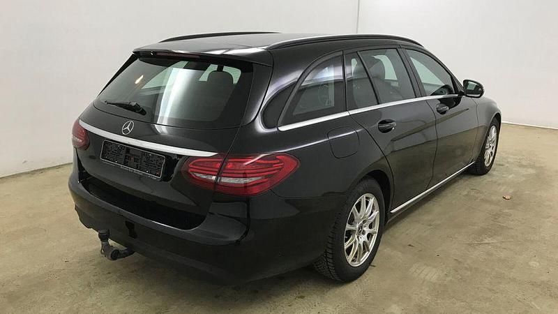 Gebraucht Mercedes C200 150 PS (110 kW) 2018 Schwarz Limousine