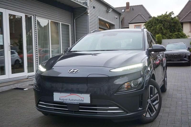 Grau Gebraucht 2022 Hyundai Kona Select SUV | 15.920 € (Guter Preis) - Bild 1/3