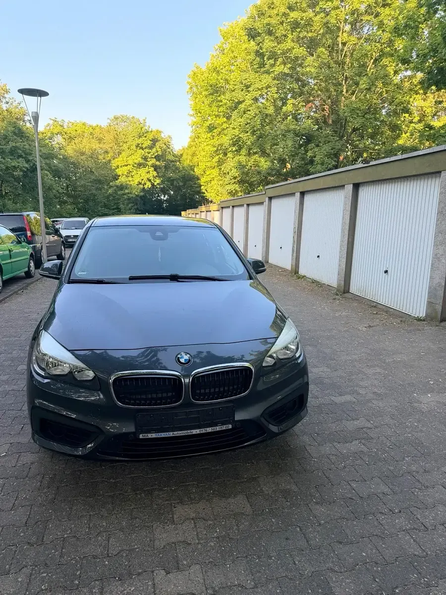 Gebraucht BMW 218 Active Tourer 136 PS (100 kW) 2017 Grau Van / Kleinbus