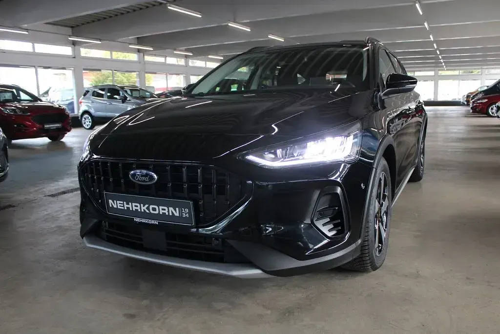 Gebraucht Ford Focus Active X 116 PS (85 kW) 2025 Schwarz Limousine