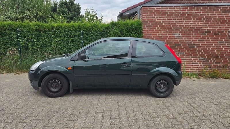 Grün Gebraucht 2005 Ford Fiesta Kleinwagen | 999 € (Guter Preis) - Bild 1/4