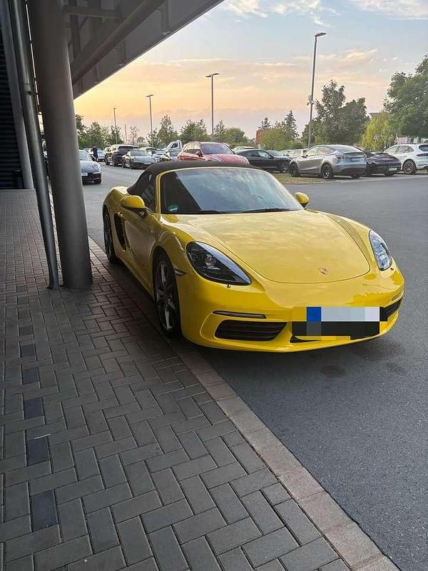 Gelb Gebraucht 2021 Porsche 718 Boxster Cabrio | 63.000 € (Guter Preis) - Bild 1/4