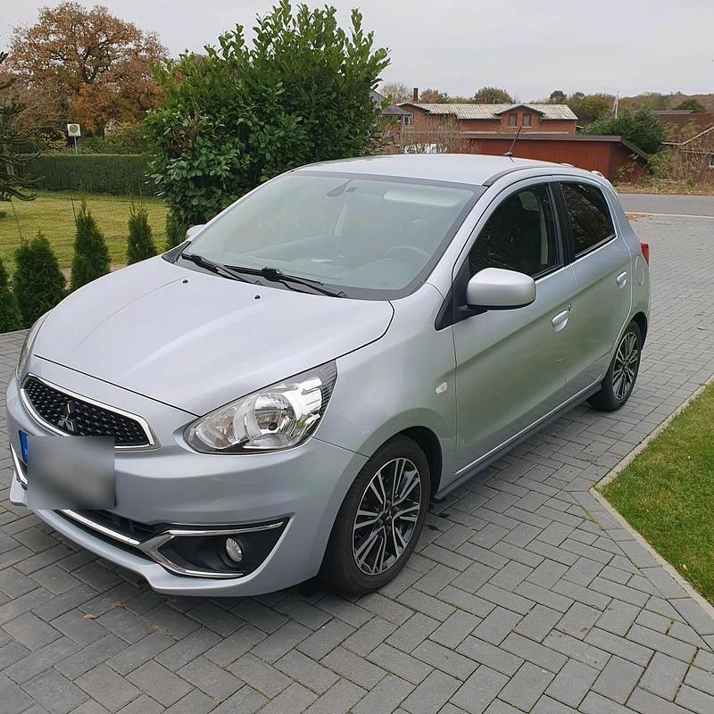 Silber Gebraucht 2017 Mitsubishi Space Star Edition+ Kleinwagen | 7.990 € (Etwas zu teuer) - Bild 1/4