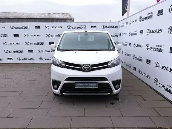 Gebraucht Toyota Proace Comfort 100 kW (136 PS) 2022 Ice white Van / Kleinbus