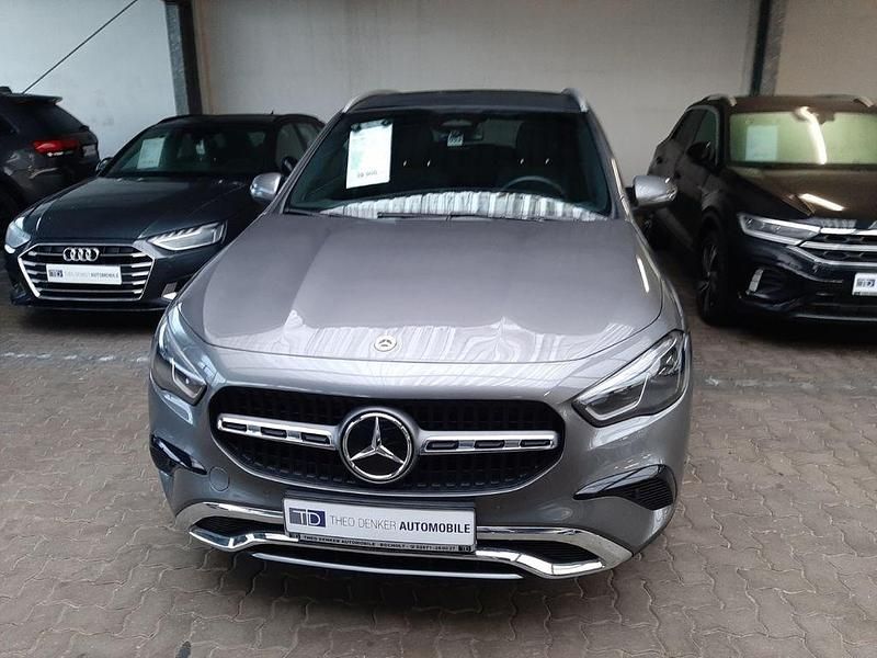 Gebraucht Mercedes GLA200 Progressive 177 PS (130 kW) 2024 Grau SUV
