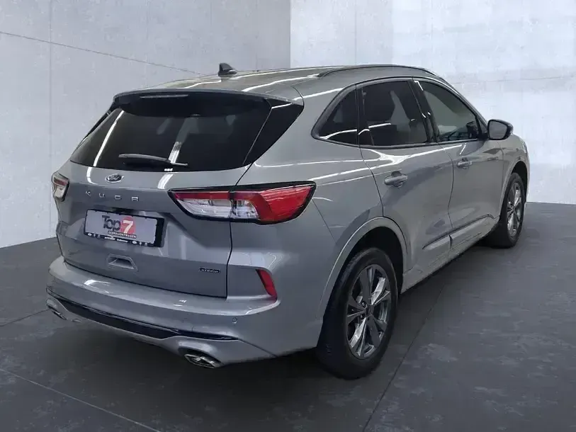 Używany Ford Kuga ST-Line 242 KM (177 kW) 2024 Srebrny SUV