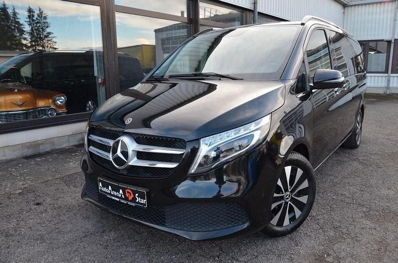 Obsidianschwarz metallic Gebraucht 2020 Mercedes V300 Edition Van / Kleinbus | 42.990 € (Guter Preis) - Bild 1/4