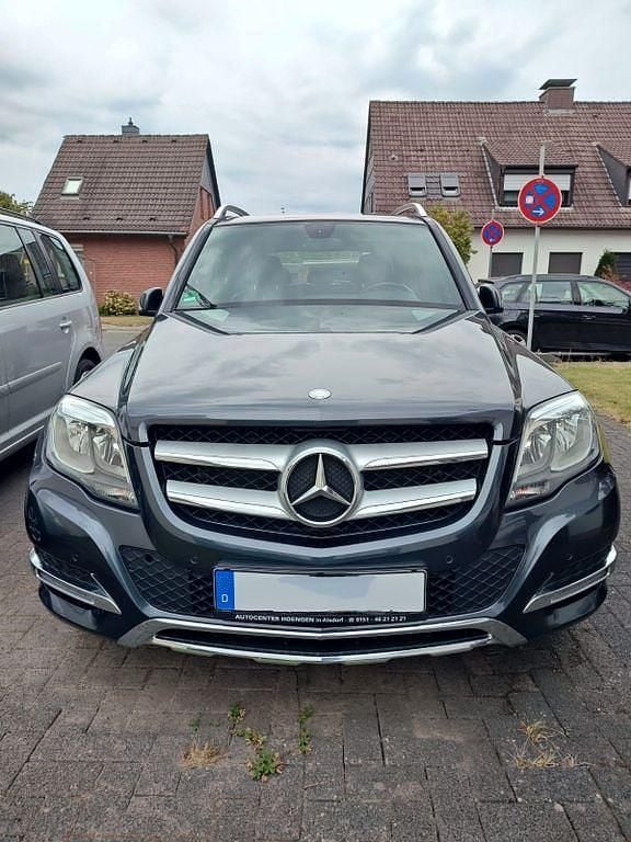 Grau Gebraucht 2014 Mercedes GLK220 SUV | 19.900 € (Etwas zu teuer) - Bild 1/4