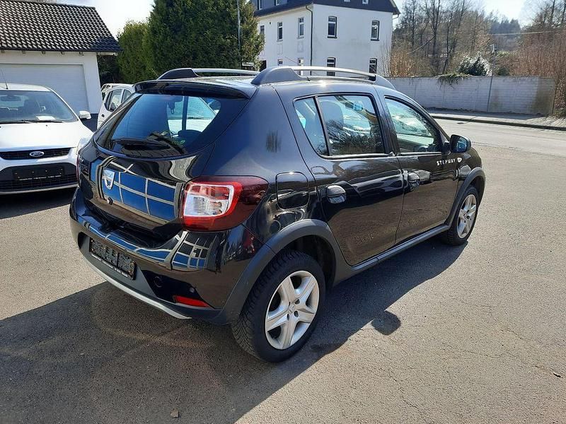 Gebraucht Dacia Sandero Prestige 90 PS (66 kW) 2013 Schwarz SUV