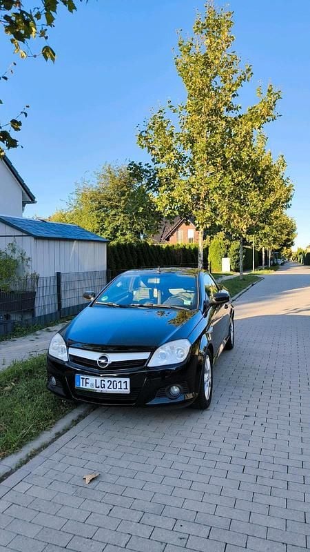 Schwarz Gebraucht 2005 Opel Tigra Cabrio | 2.500 € (Etwas zu teuer) - Bild 1/4