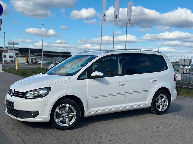 Gebraucht VW Touran Highline 105 PS (77 kW) 2014 Weiß Van / Kleinbus