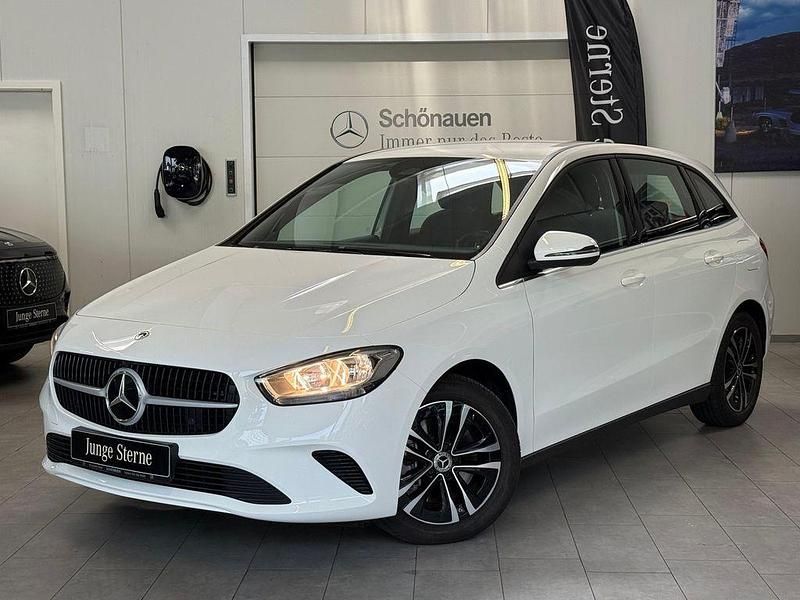 Weiß Gebraucht 2023 Mercedes B250e Van / Kleinbus | 27.480 € (Superpreis) - Bild 1/4