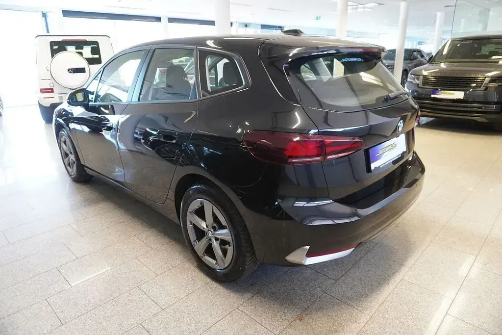 Gebraucht BMW 220 Active Tourer 156 PS (114 kW) 2022 Schwarz Van / Kleinbus