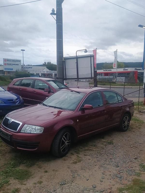 Rot Gebraucht 2002 Skoda Superb Limousine | 3.300 € - Bild 1/4