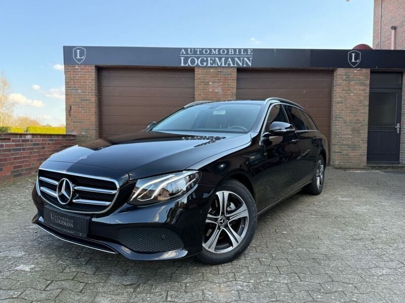 Schwarz Gebraucht 2019 Mercedes E220 Avantgarde Limousine | 28.890 € (Guter Preis) - Bild 1/4